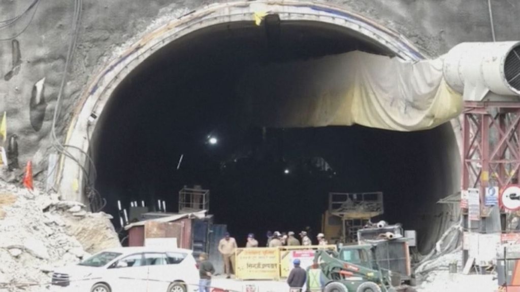 Ils sauvent 41 ouvriers coincés dans un tunnel en Inde