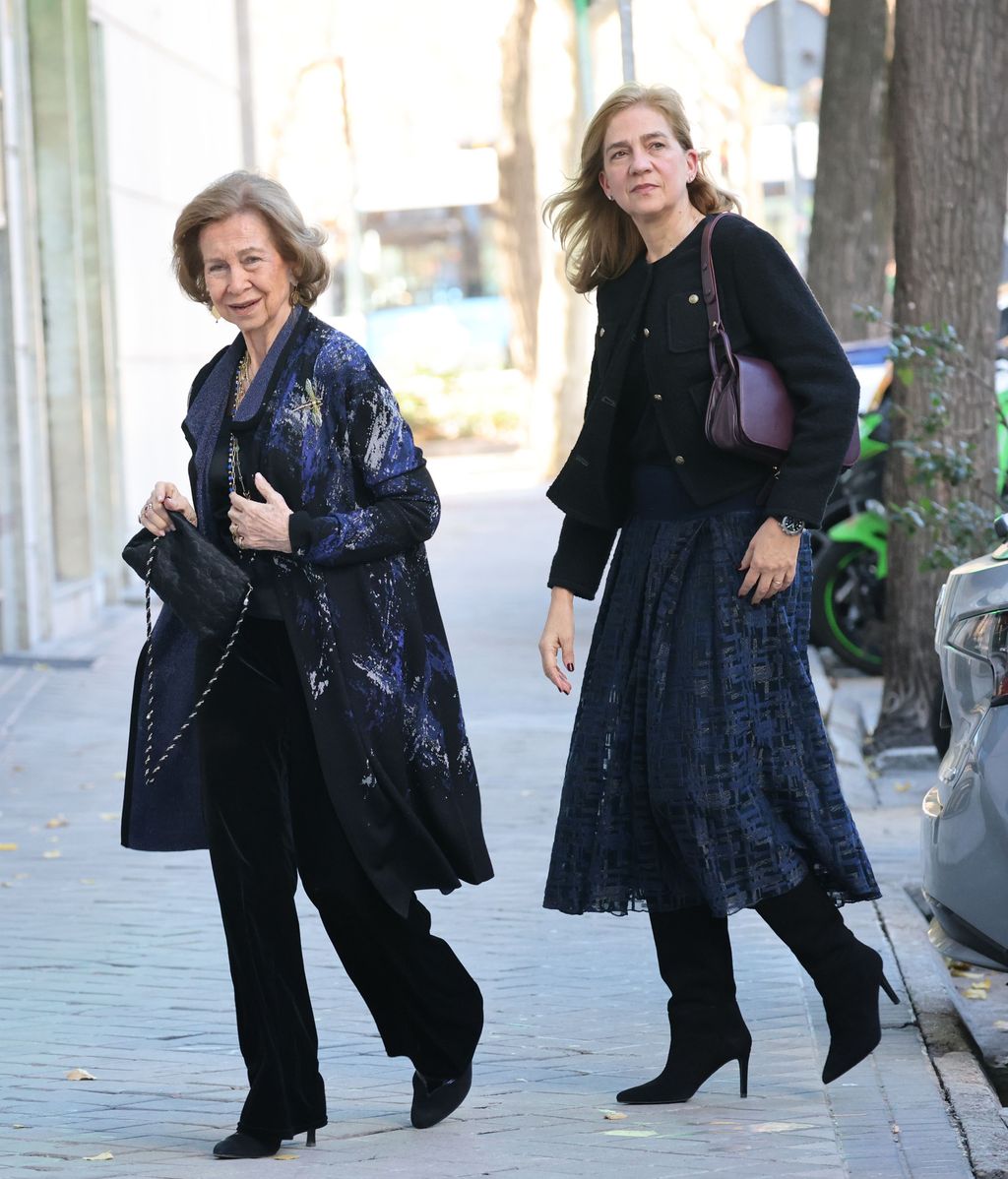 La reine Sofia et l'infante Cristina sont arrivées dans la même voiture
