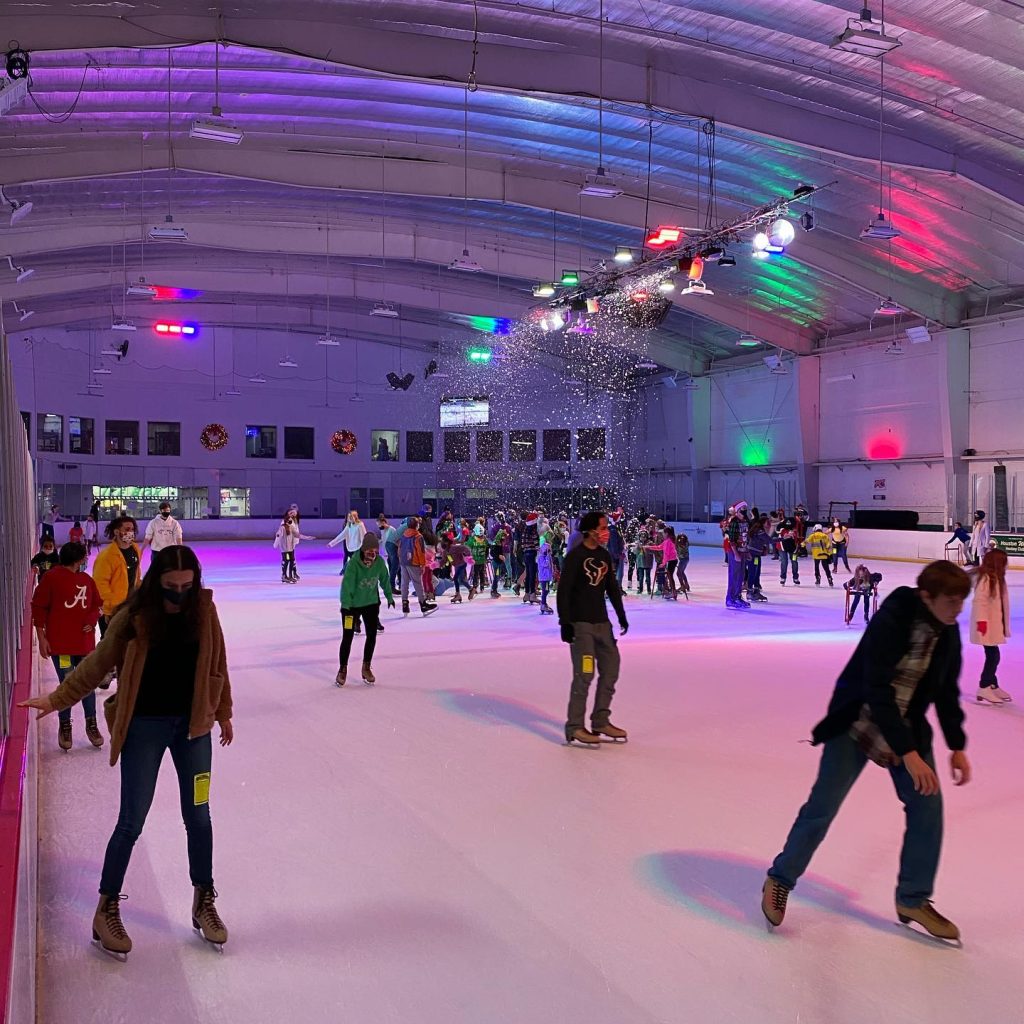 Complexe de patinage sur glace de l'aérodrome