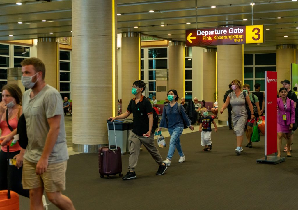 Bali s'attend à voir 12 000 touristes quotidiens après avoir réduit le coût des tests PCR
