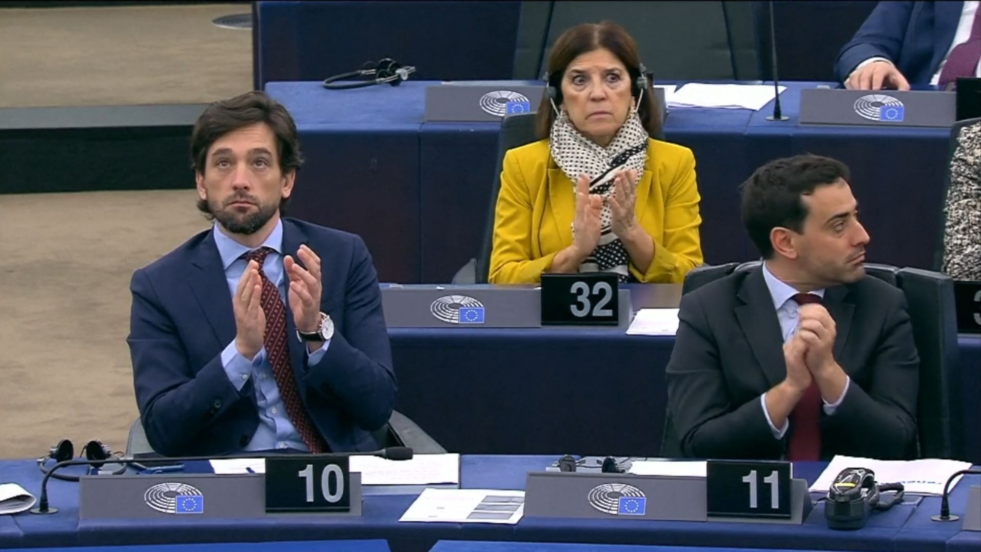 Pedro Sánchez, avec Carles Puigdemont au Parlement européen, défend l'amnistie