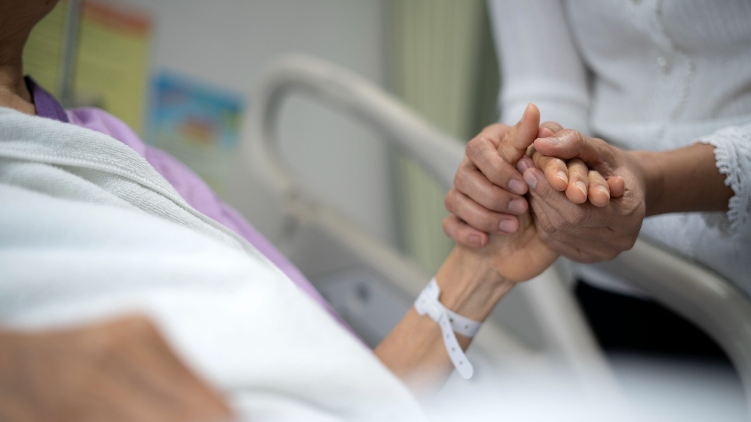 El permiso por enfermedad de familiares, accidente u hospitalización son cinco días hábiles