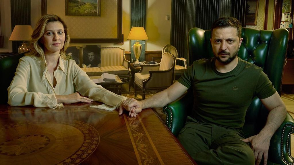 Sa signature se cache derrière ce portrait des Zelensky qui a fait le tour du monde