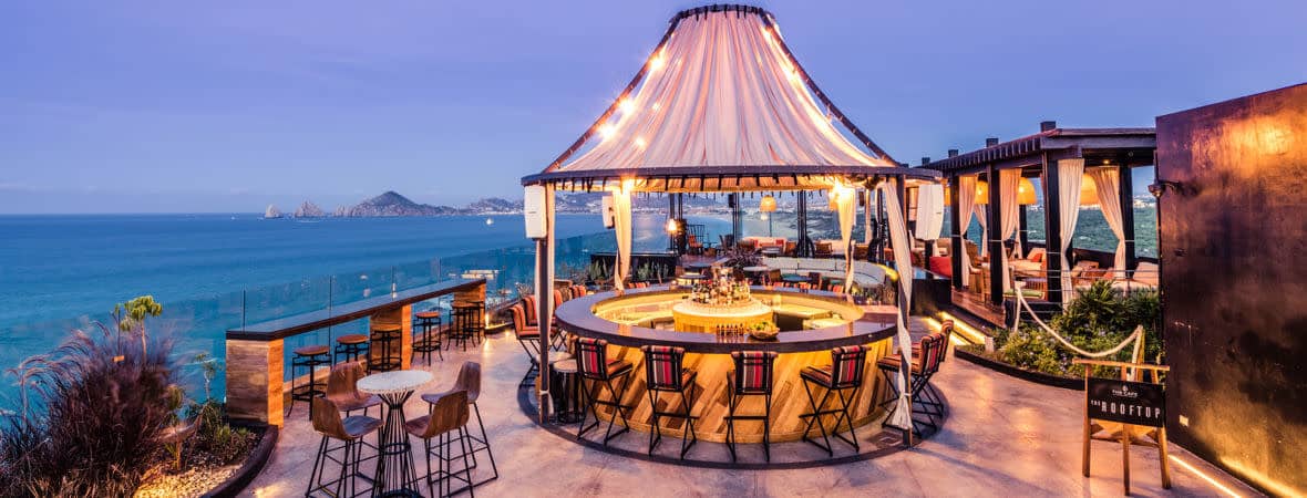 Ce sont les 6 meilleurs bars sur les toits de Los Cabos à découvrir en 2024