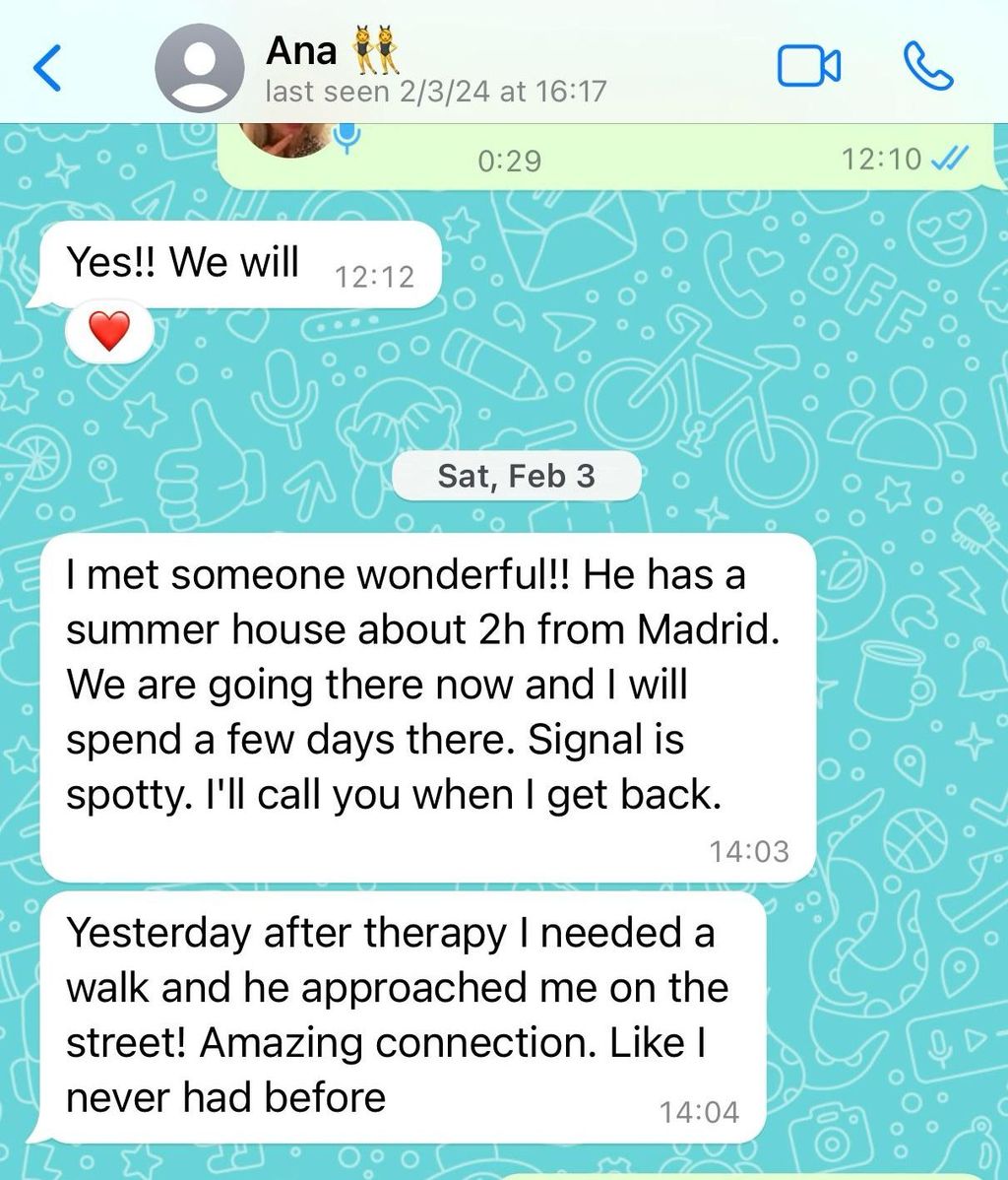 Les messages originaux qu'une de ses amies a reçus du téléphone de Sanna