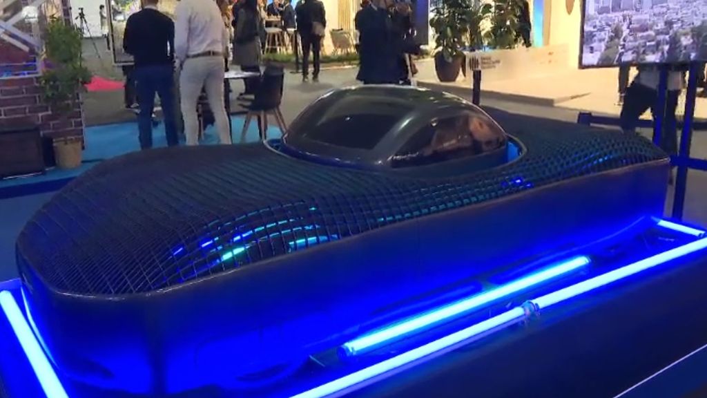 La voiture volante est le principal protagoniste de cette édition