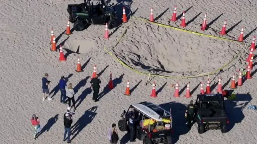 Une fillette est décédée après que le sable l'ait engloutie, elle et un autre mineur, alors qu'ils jouaient sur une plage de Floride