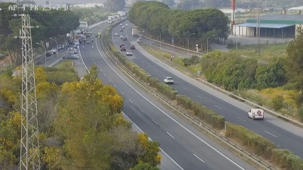 Un chauffeur de camion a évité un contrôle à Séville, faisant six morts, dont deux gardes civils