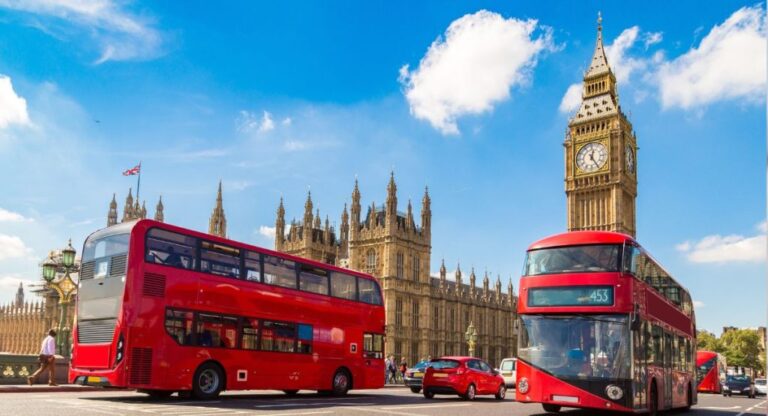 Ce sont les 20 destinations de voyage estivales les plus tendances, selon Google Flights