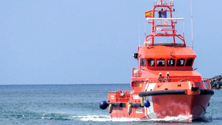 Ils trouvent un bateau à la dérive avec quatre morts à Carthagène