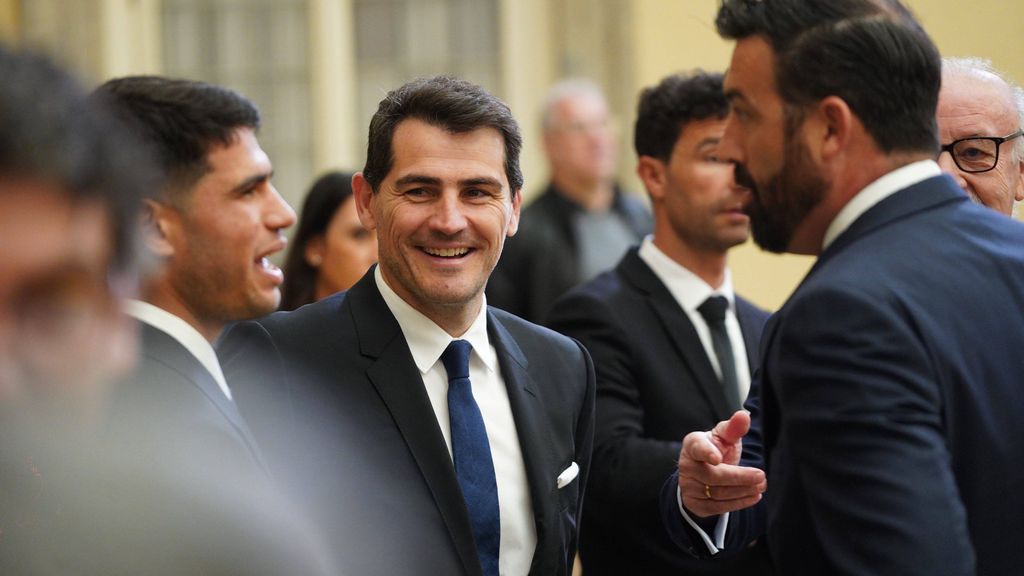 Carlos Alcaraz a retrouvé des vétérans du sport comme Iker Casillas et Vicente del Bosque
