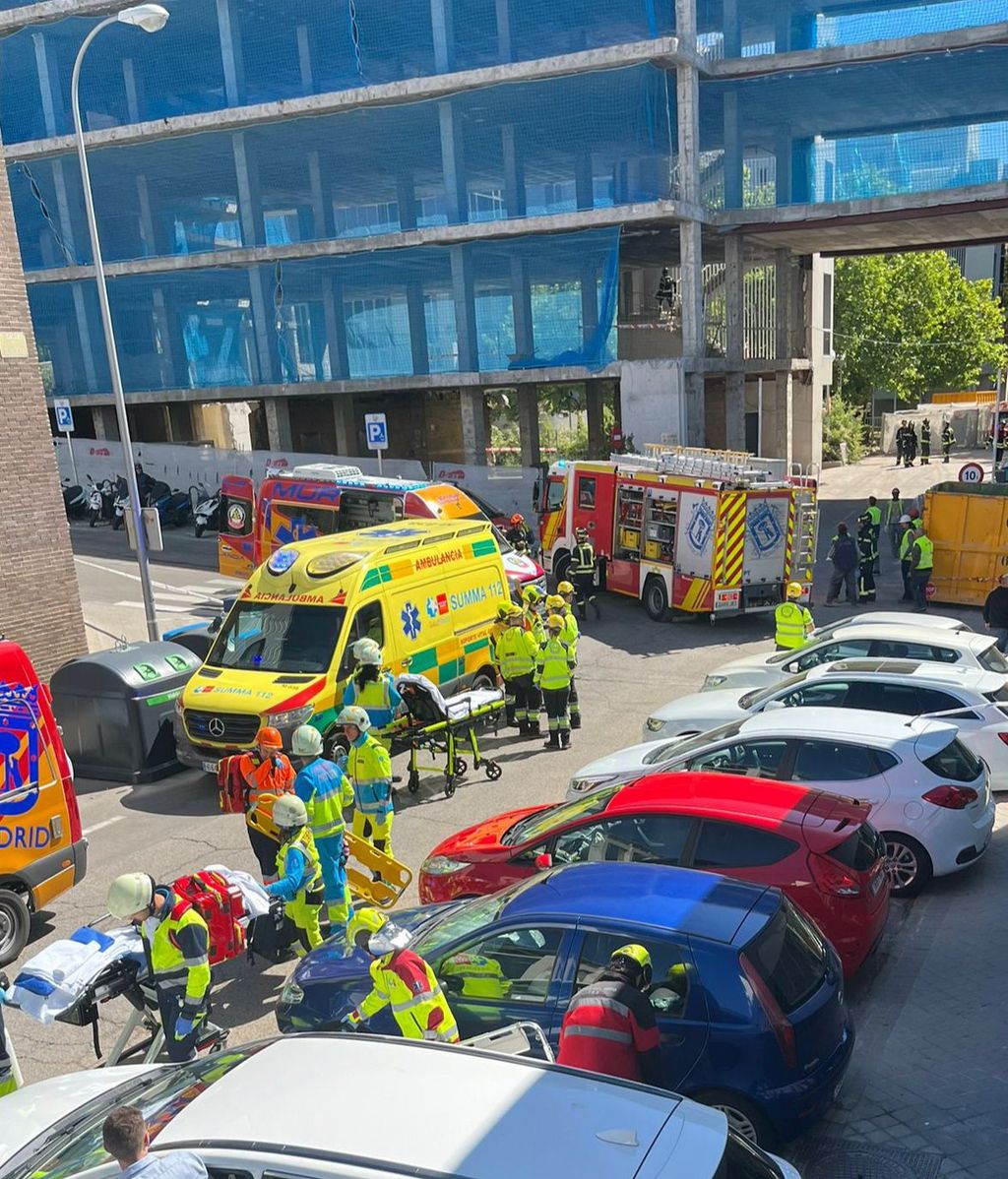 Deux ouvriers coincés lors de la chute du sol d'un immeuble en cours de réhabilitation à Madrid