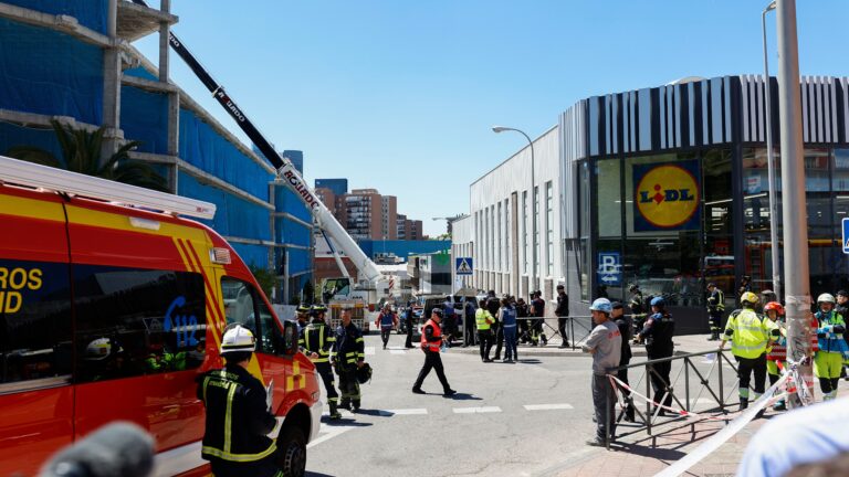 Le sol d'un immeuble s'effondre à Herrera Oria, Madrid : deux ouvriers coincés