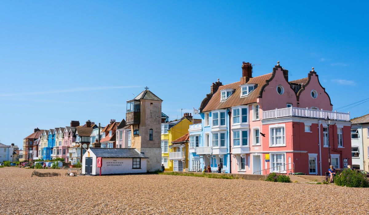 This Hidden Gem Is One Of England's Best Beach Towns To Visit In Summer