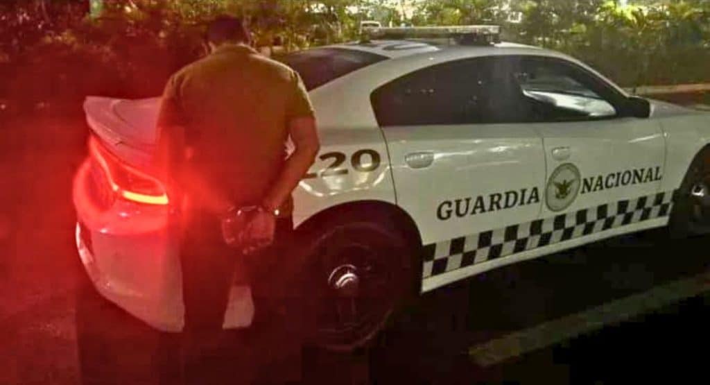 Un chauffeur de taxi de Cancun arrêté pour avoir facturé 1 000 $ US à un touriste canadien pour un court trajet