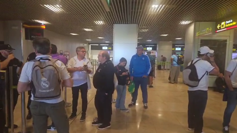 Un avion de supporters du Real Madrid, au sol quelques heures avant la finale de la Ligue des Champions