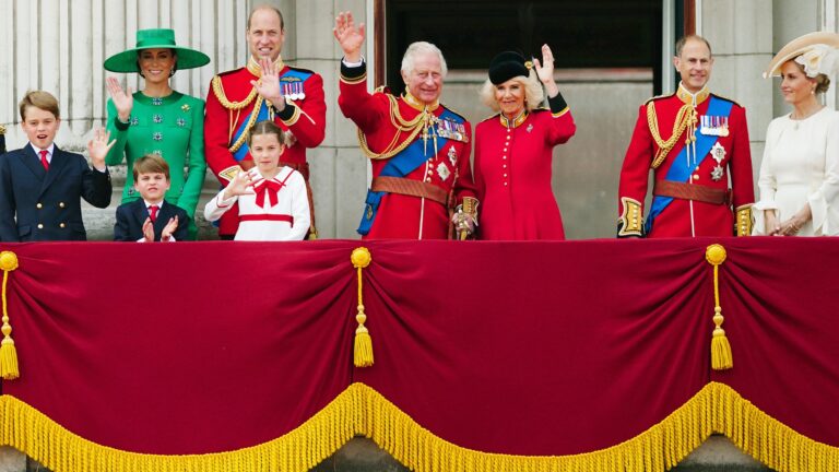 assistants de la Couronne britannique, absences, événements et calendrier