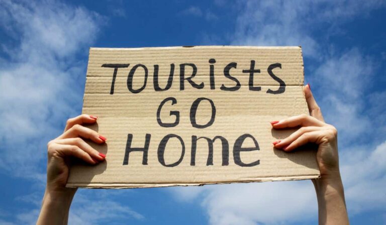 Ces îles européennes populaires disent aux touristes de rentrer chez eux
