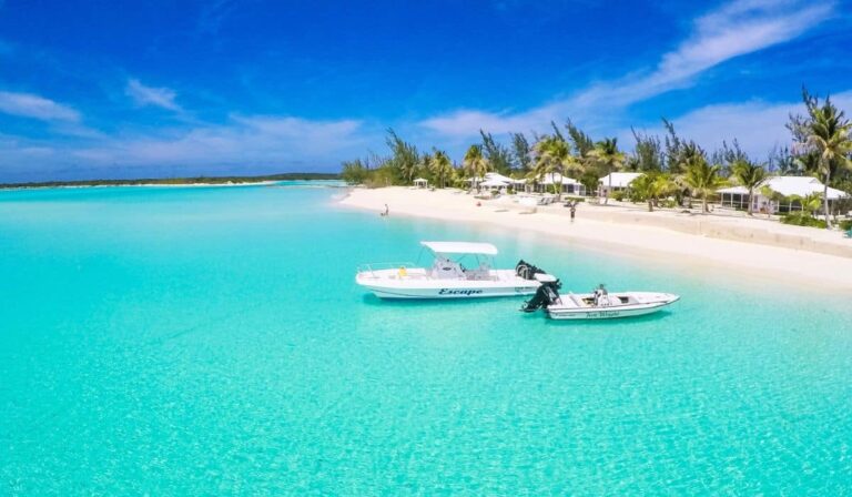 Cette île isolée possède l’une des plus belles stations balnéaires des Caraïbes