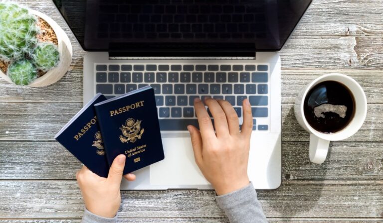 Les Américains peuvent à nouveau renouveler leur passeport en ligne