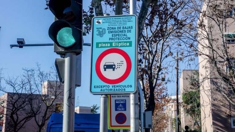 Voitures condamnées à une amende à partir du 1er juillet pour conduite sur les M-30 et M-40