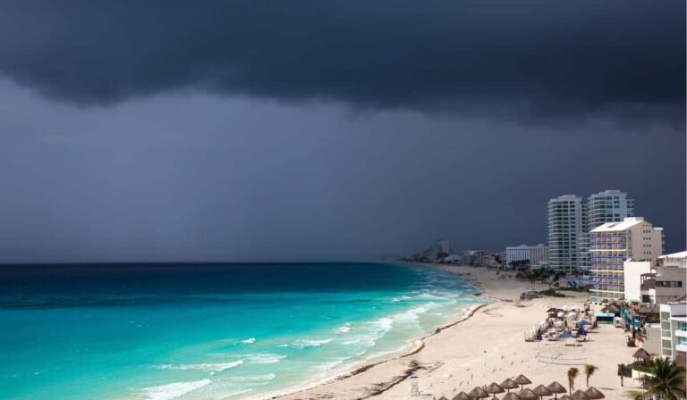 L'ambassade des États-Unis au Mexique émet une alerte et un avis concernant l'ouragan Beryl