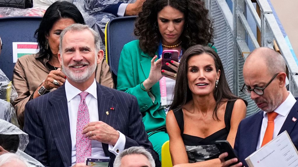 Les rois Felipe et Letizia lors de la cérémonie des Jeux olympiques de 2024.