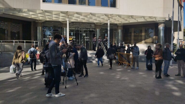 Begoña Gómez accédera aux courts de la Plaza de Castilla par le garage