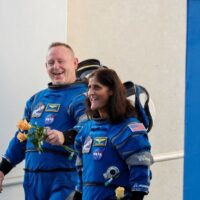 Butch Wilmore et Sunita Williams, deux astronautes piégés dans l'espace
