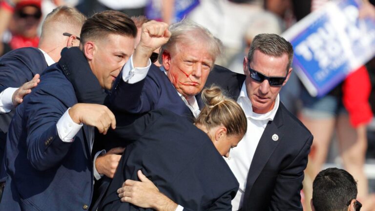 Donald Trump, blessé lors d'un rassemblement en Pennsylvanie