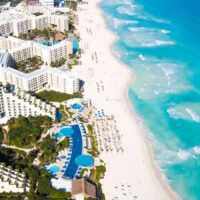 Les hôtels de Cancún se remplissent rapidement pour l'été malgré le début de la saison des ouragans