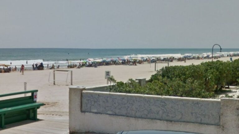 Un homme et sa femme meurent sur une plage de Guardamar alors qu'ils tentaient de le secourir