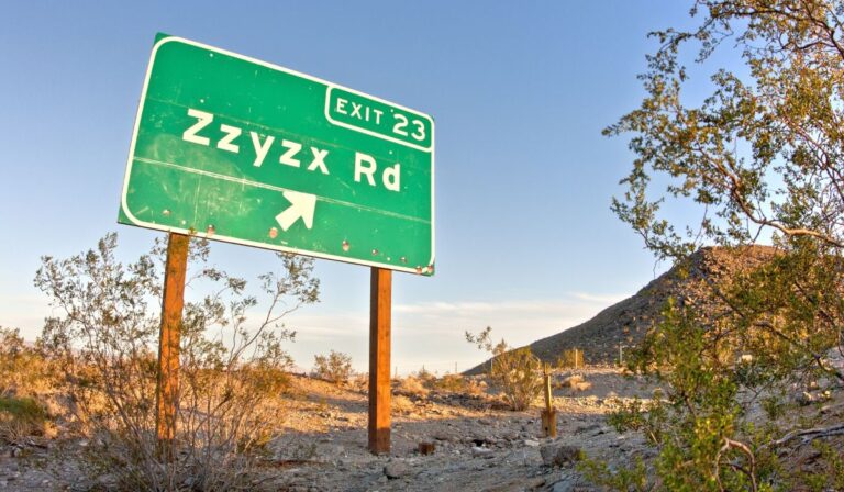 L'histoire derrière la route Zzyzx dans le désert de Mojave