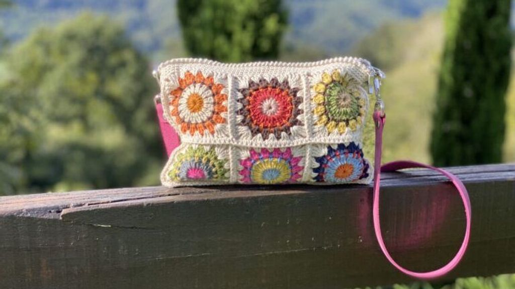 Le modèle 'Ainara' coûte 95 euros et est confectionné et doublé en coton