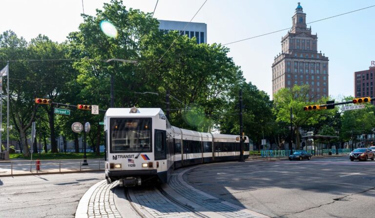 Le New Jersey offre des trajets en train gratuits pendant une semaine pour compenser les récents retards