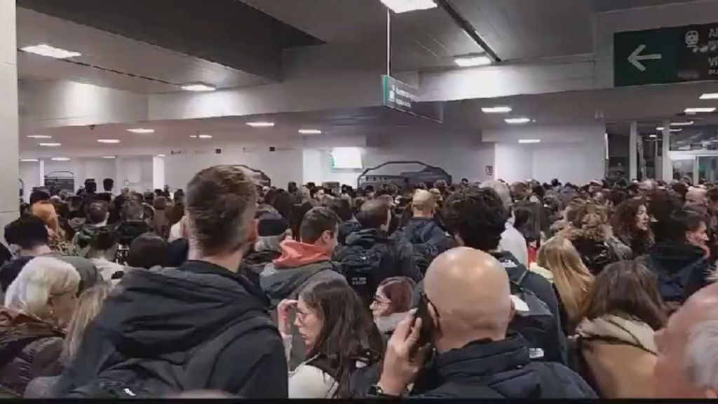 La gare Chamartín, à Madrid, s'est effondrée en raison d'une panne d'infrastructure qui affecte la circulation des trains