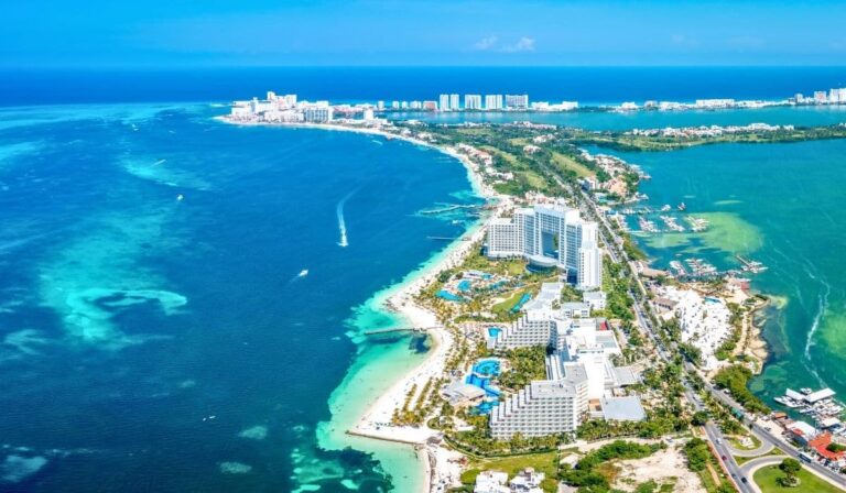 Les complexes hôteliers de Cancun dévoilent des réductions imbattables pour l'automne 2024 en raison du déclin du tourisme