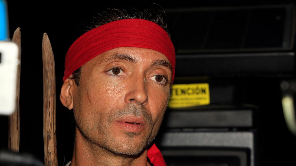 Ángel Cristo arrivant chez lui après son retour des « Survivants » en mai 2024.