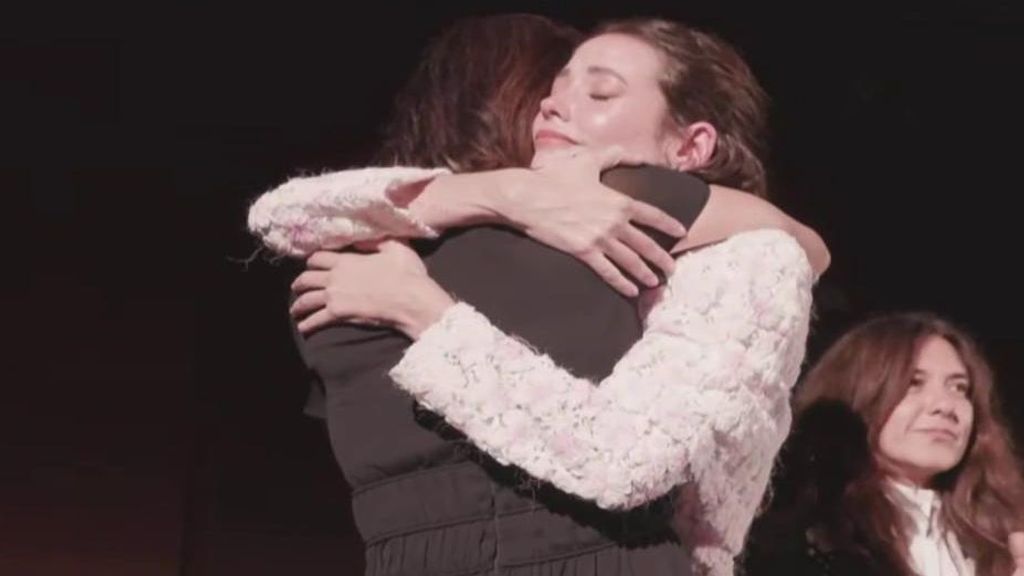 Longue et passionnante ovation pour Nevenka Fernández au Festival du Film de Saint-Sébastien