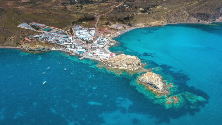Il n'y a presque pas de touristes et c'est à 45 minutes d'Almería