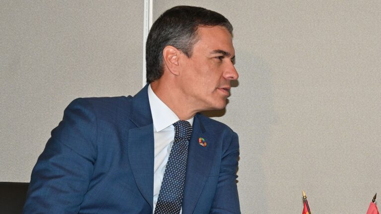 La réaction de Pedro Sánchez face à l'exclusion du roi du Mexique