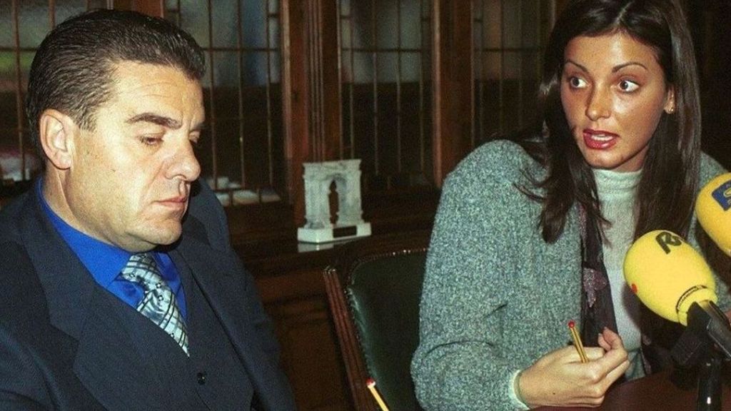 Nevenka Fernández, il y a vingt ans, alors qu'elle occupait le poste de conseillère au Trésor aux côtés du maire de l'époque, Ismael Álvarez, a été reconnue coupable de harcèlement sexuel.