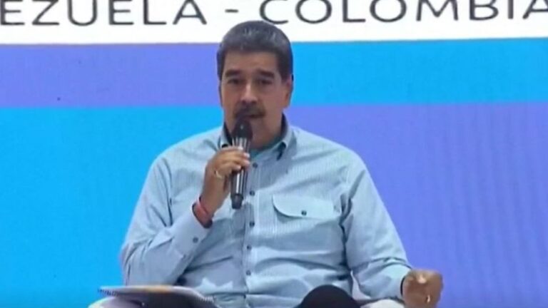 Maduro qualifie Milei d'« amer » après avoir critiqué son Noël anticipé au Venezuela