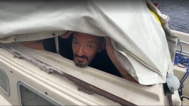 Le « lieutenant Dan » survit à l'ouragan Milton et disposera désormais d'un nouveau bateau
