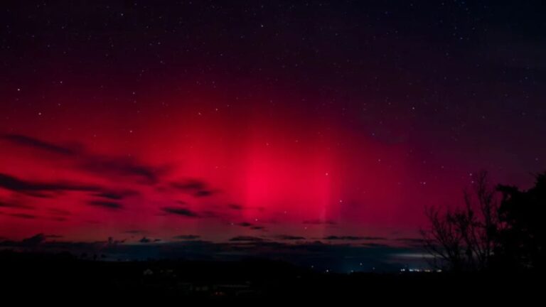 Des aurores boréales spectaculaires en Espagne provoquées par une tempête solaire