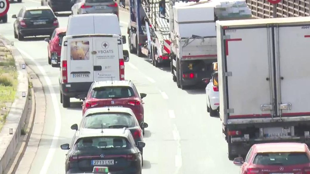 Sindicatos convocan 6 días de huelga en el transporte por carretera y amenazan con un paro indefinido en Navidad