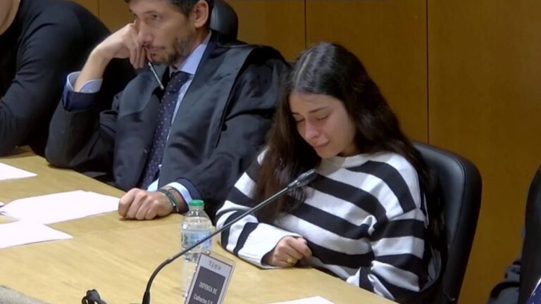 Les larmes de l'accusé pour le crime de Samuel Luiz lors du témoignage du père