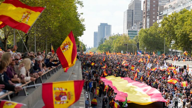 Manifestation à Madrid contre le gouvernement pour exiger qu'il convoque des élections