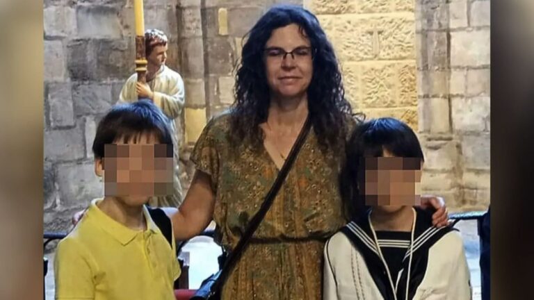 un des mineurs a agressé sexuellement sa mère adoptive