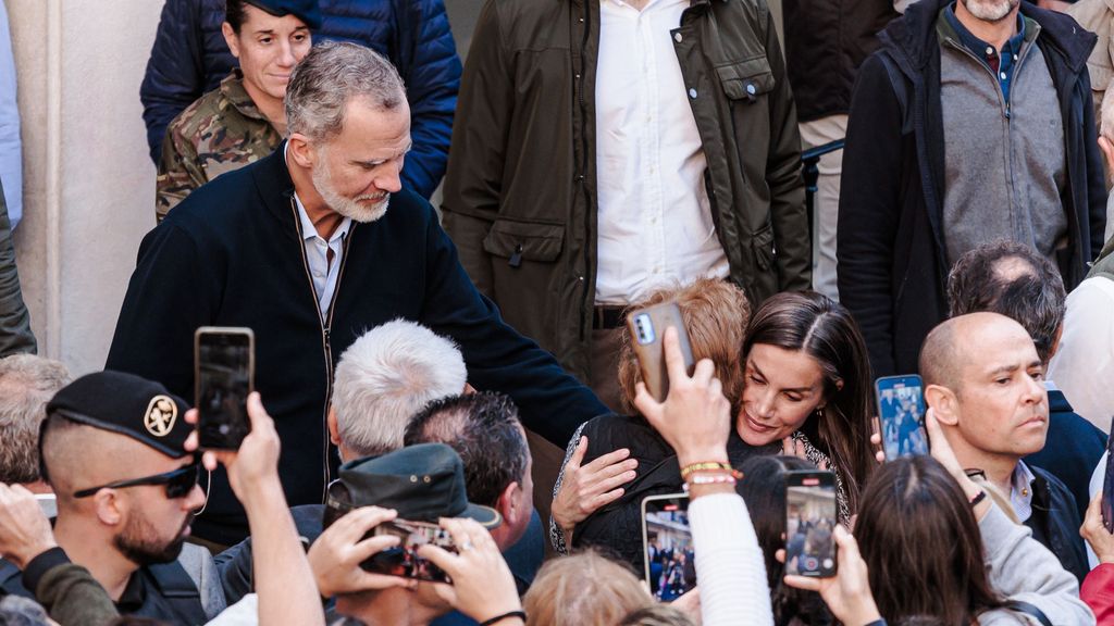 Les rois Felipe et Letizia à Chiva ce 19 novembre.